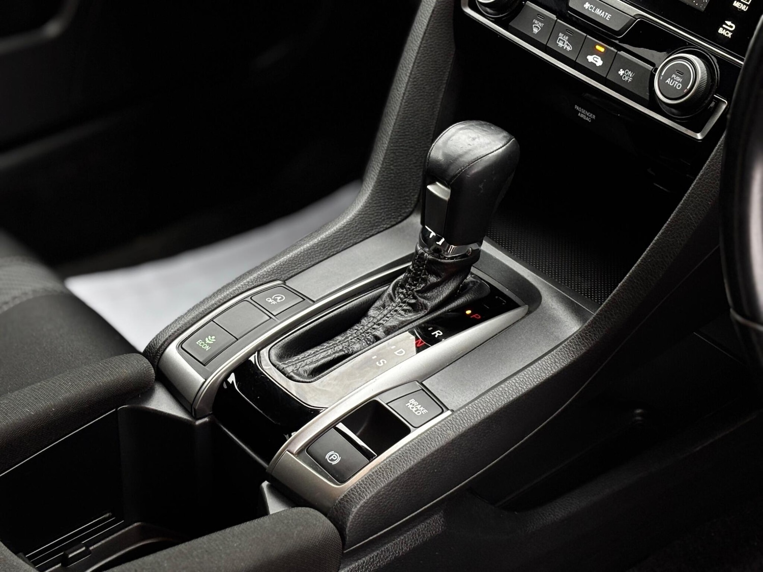 Used Honda Civic 2017 for sale - 77331130: Photo 10