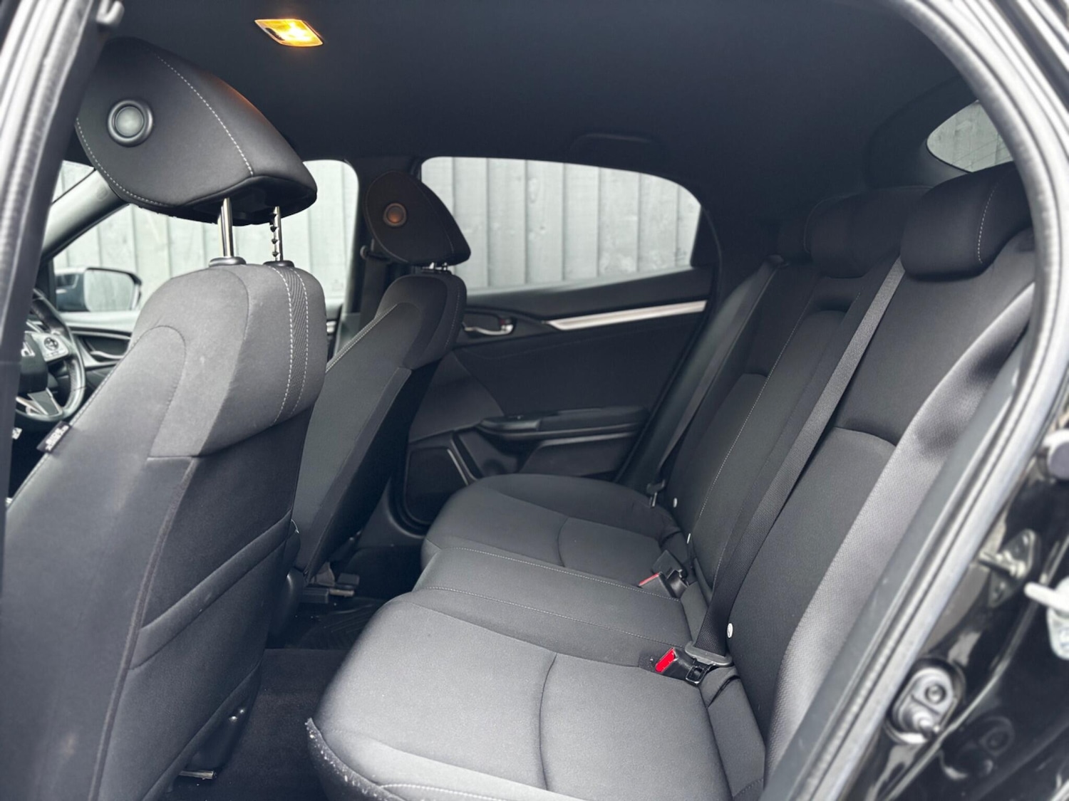 Used Honda Civic 2017 for sale - 77331130: Photo 16