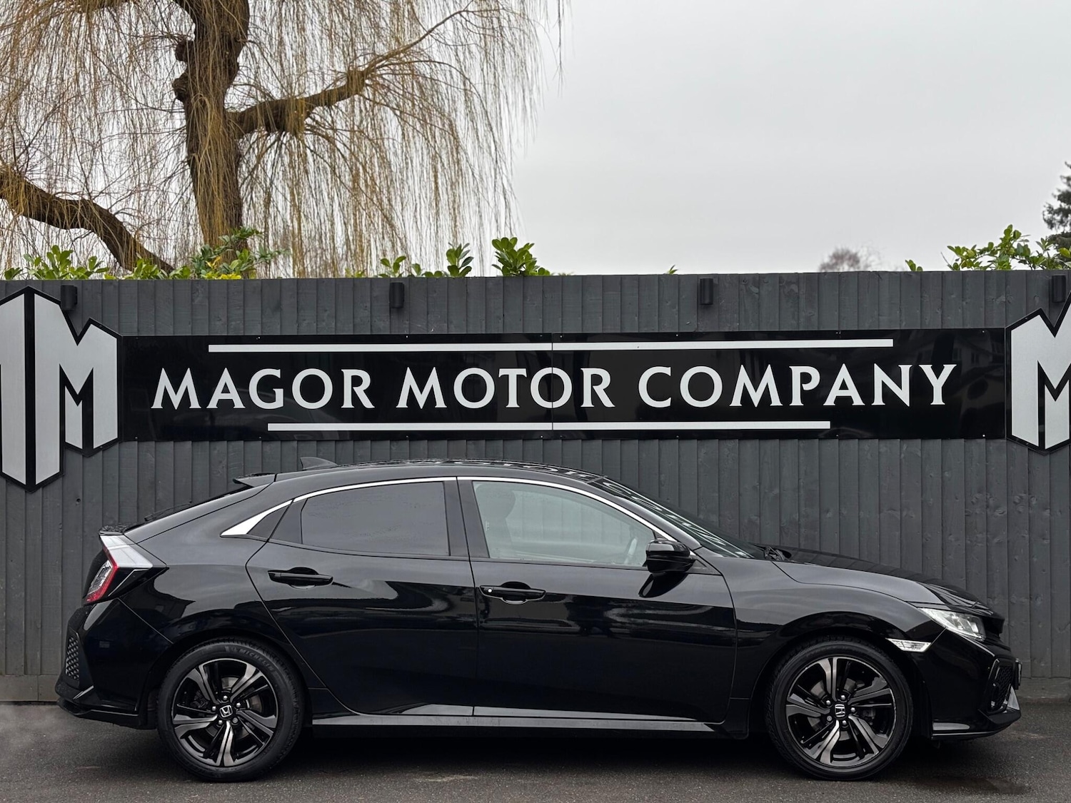 Used Honda Civic 2017 for sale - 77331130: Photo 2