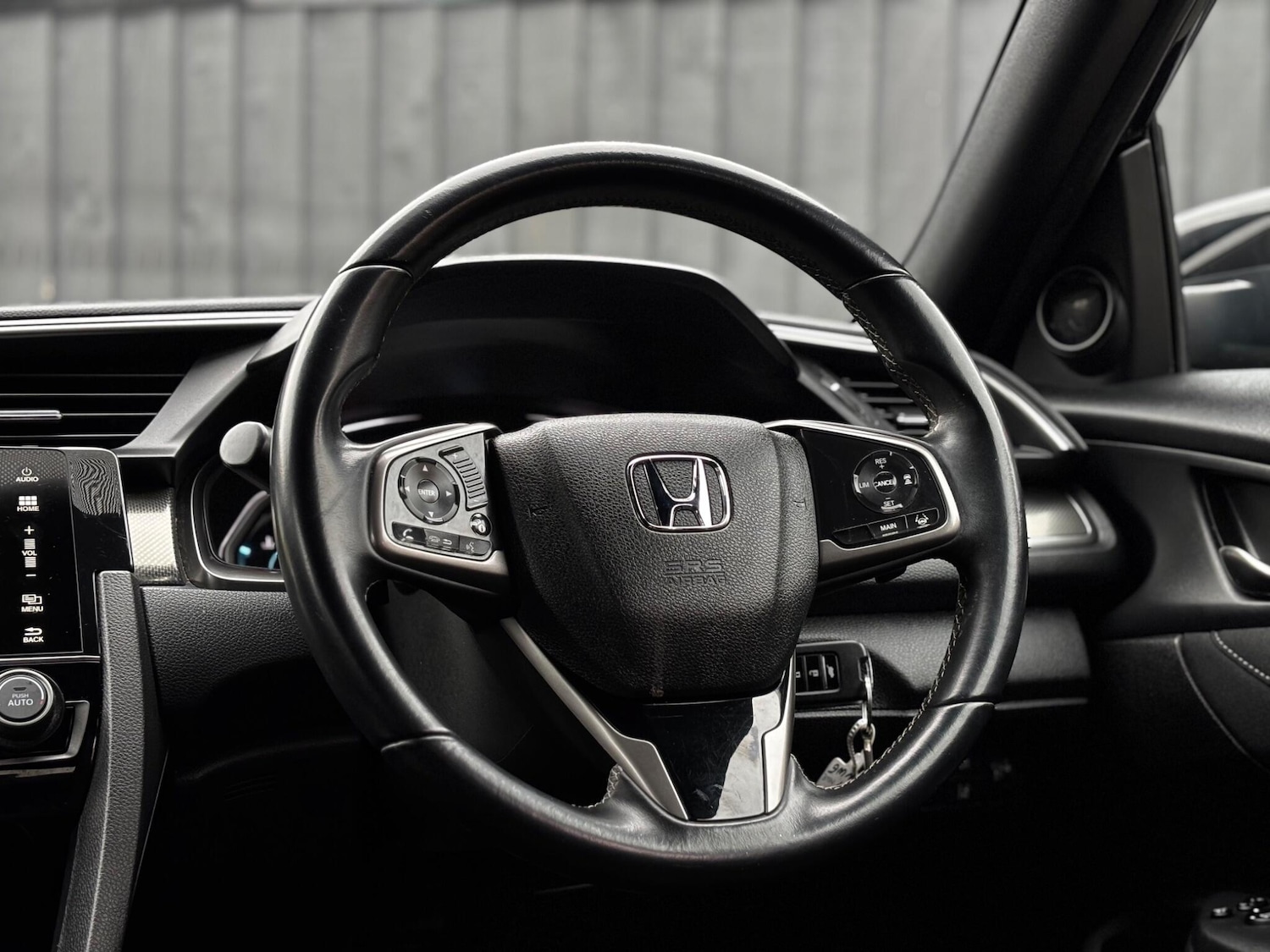 Used Honda Civic 2017 for sale - 77331130: Photo 9