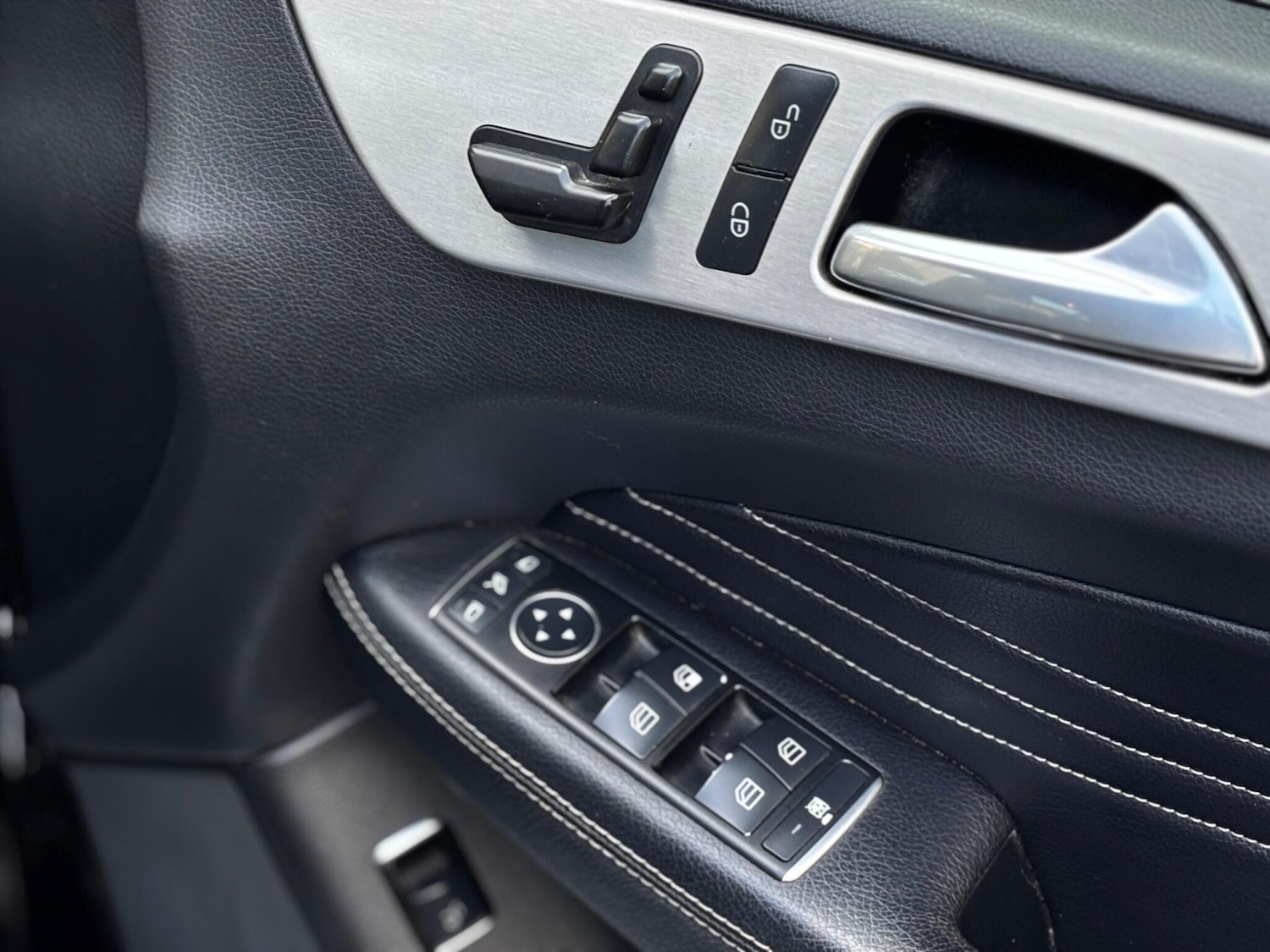 Used Mercedes-Benz M Class 2015 for sale - 76780805: Photo 12