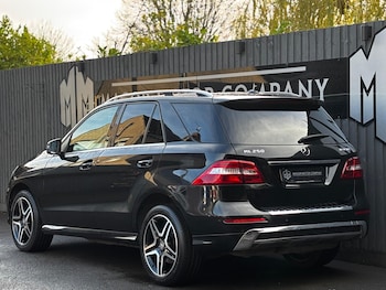 Used Mercedes-Benz M Class 2015 for sale - 76780805: Photo