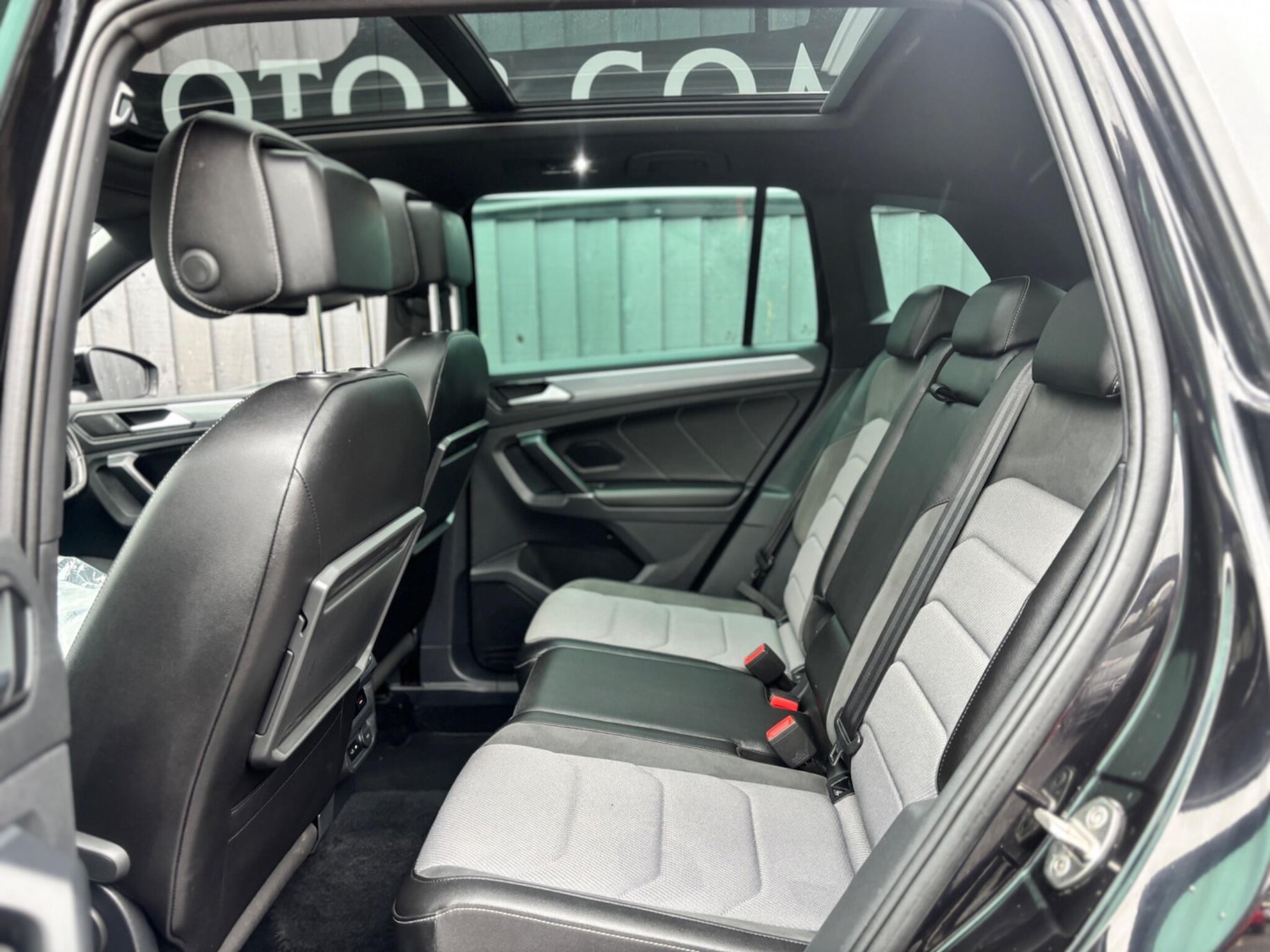 Used Volkswagen Tiguan 2018 for sale - 78127695: Photo 15