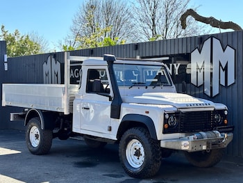Land Rover Defender feature image