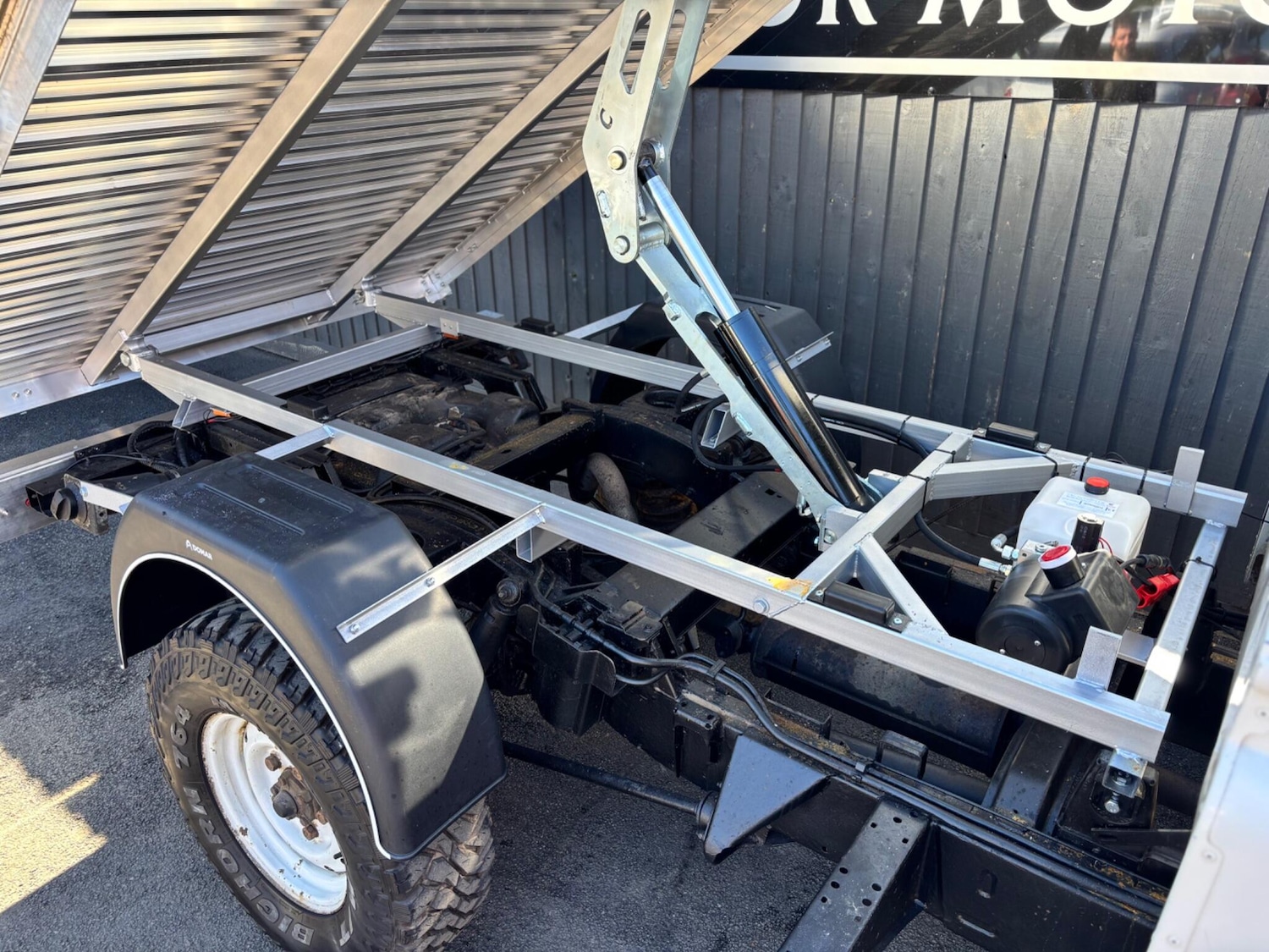 Used Land Rover Defender 2008 for sale - 77940127: Photo 4