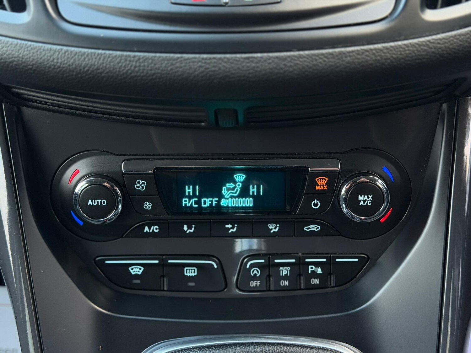 Used Ford Kuga 2016 for sale - 76371322: Photo 10