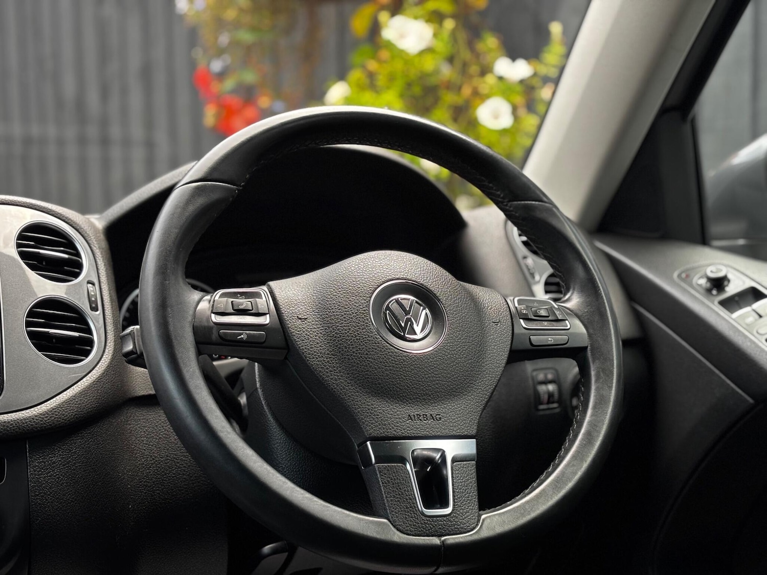 Used Volkswagen Tiguan 2016 for sale - 76512890: Photo 10