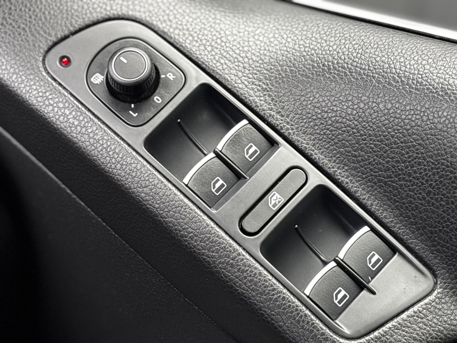 Used Volkswagen Tiguan 2016 for sale - 76512890: Photo 11