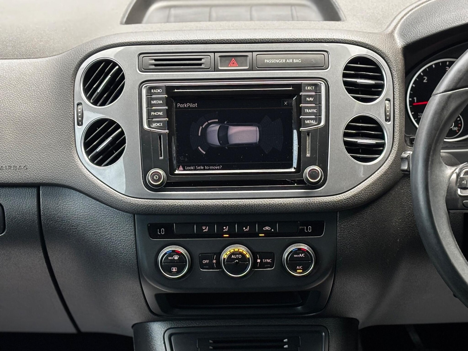 Used Volkswagen Tiguan 2016 for sale - 76512890: Photo 9