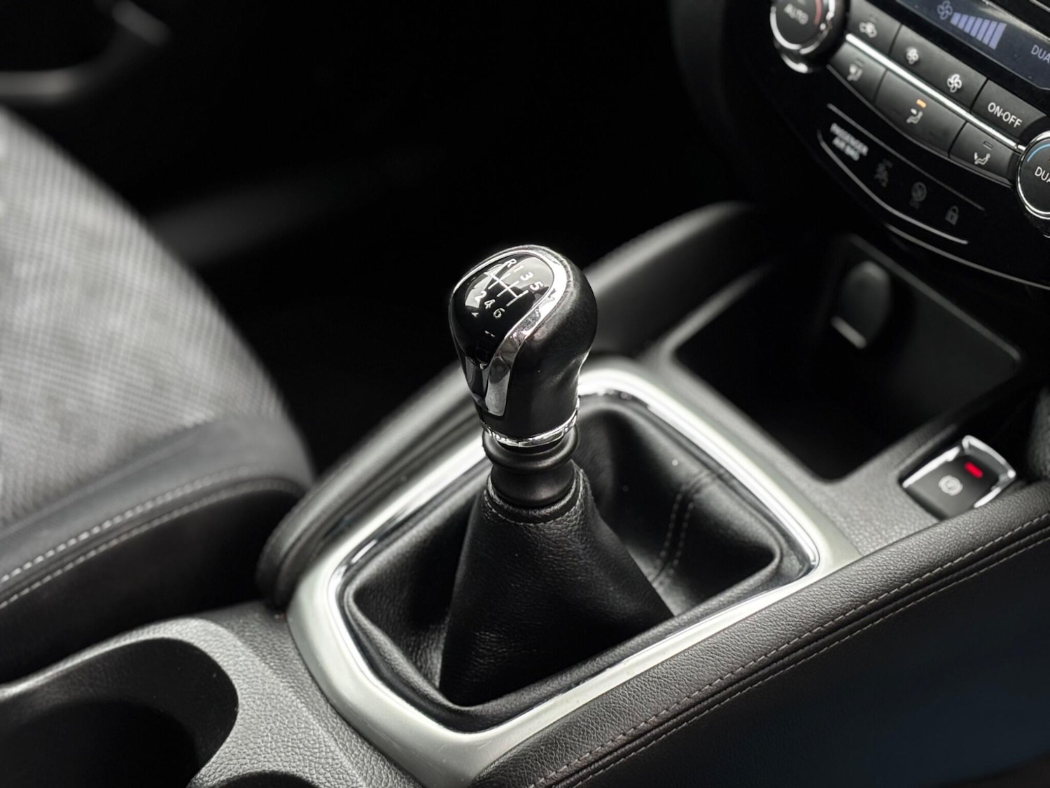 Used Nissan Qashqai 2015 for sale - 77882588: Photo 11