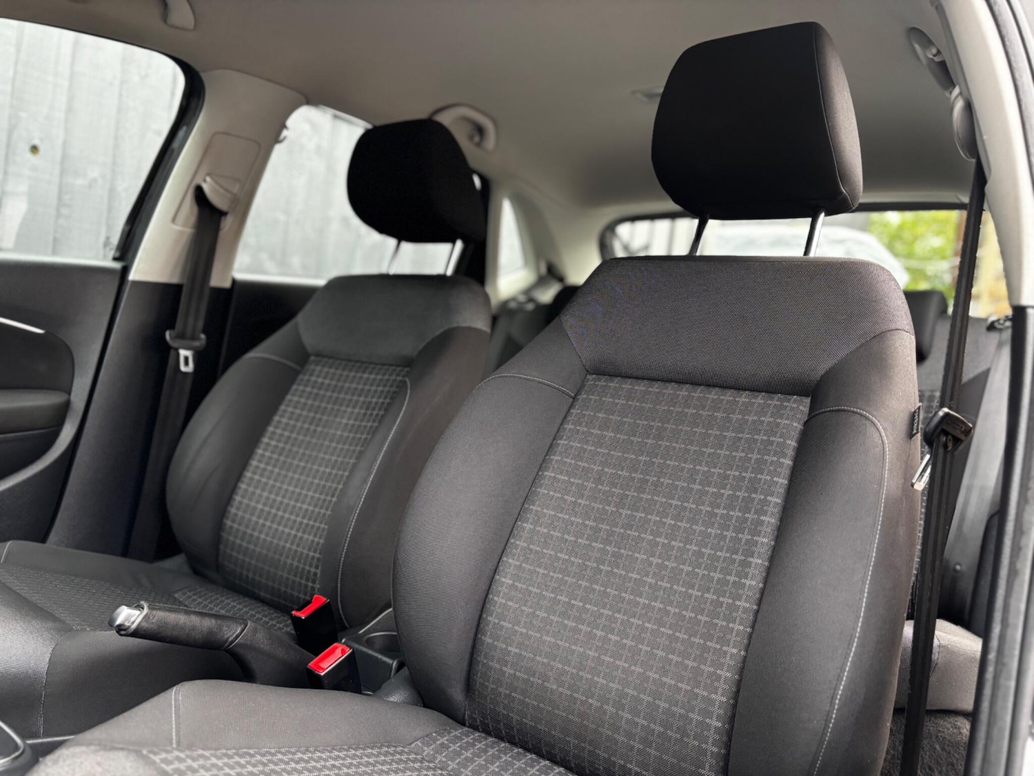 Used Volkswagen Polo 2015 for sale - 76849700: Photo 12