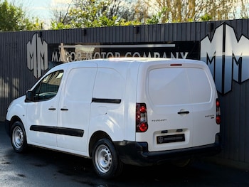 Used Peugeot Partner 2015 for sale - 76926585: Photo