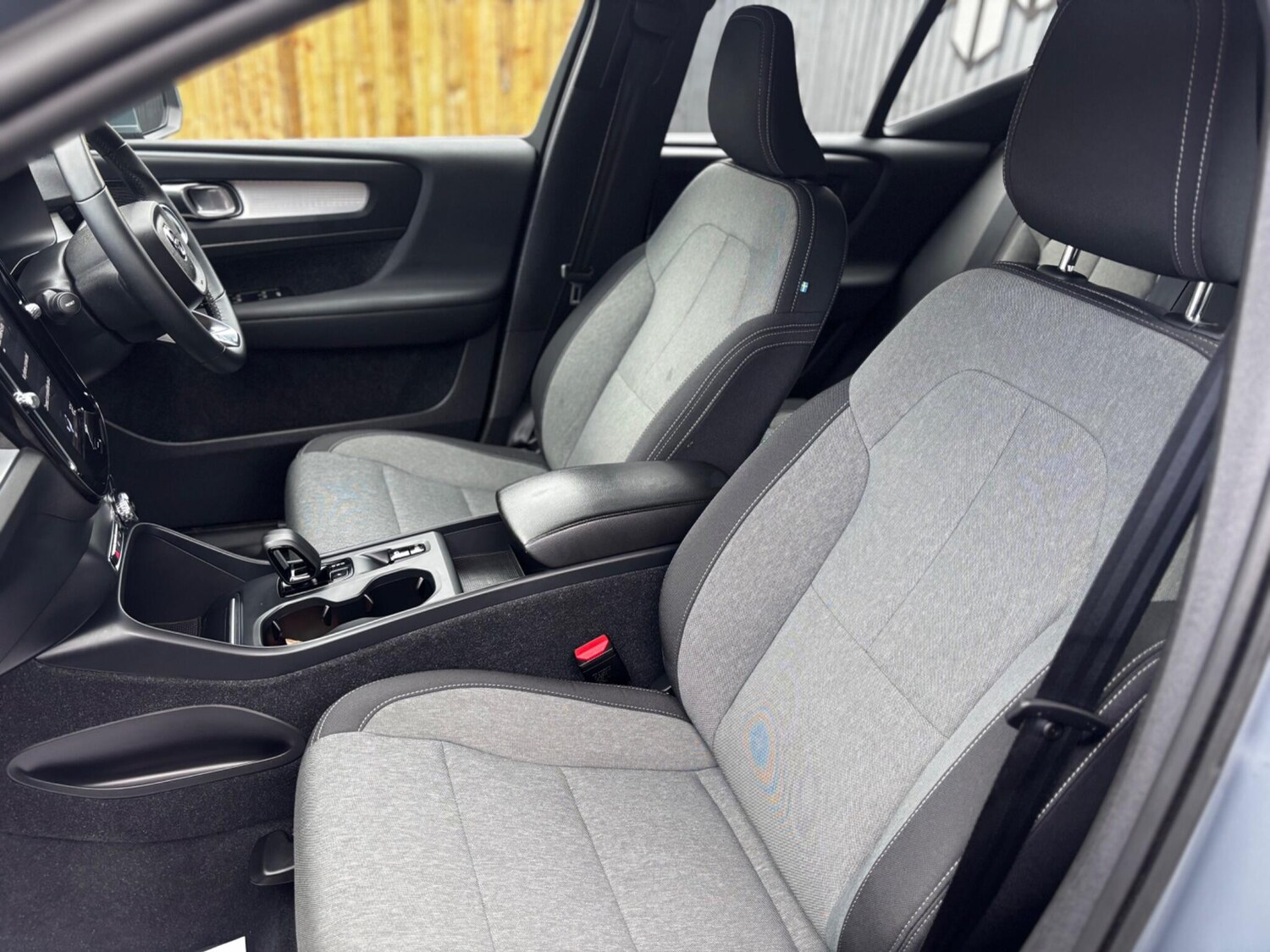 Used Volvo XC40 2023 for sale - 77441084: Photo 10