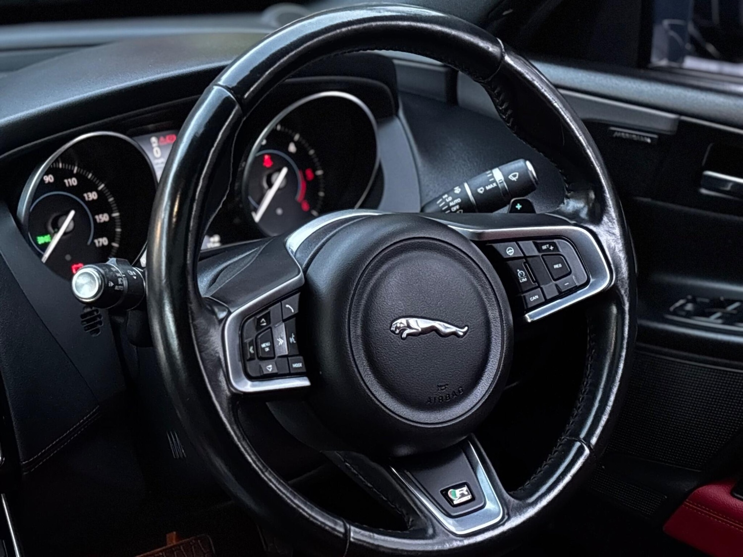 Used Jaguar XE for sale - 76473471: Photo 10