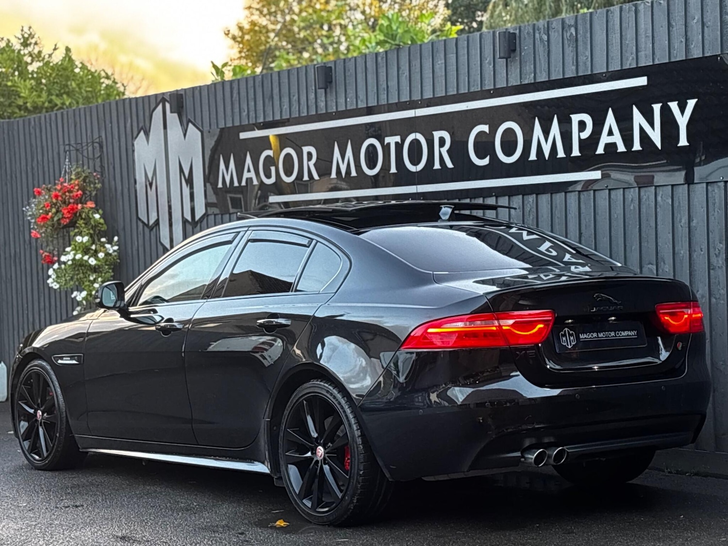 Used Jaguar XE for sale - 76473471: Photo 4