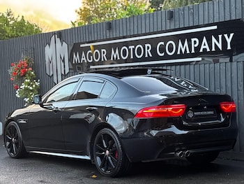 Used Jaguar XE 2017 for sale - 76473471: Photo