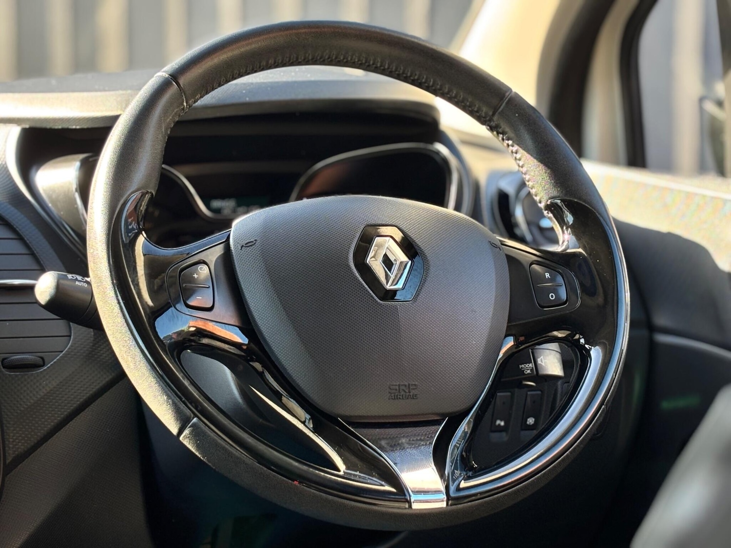 Used Renault Captur 2015 for sale - 77939888: Photo 10