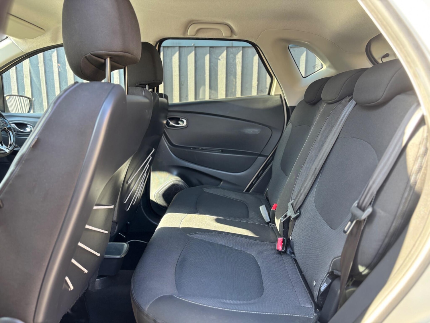 Used Renault Captur 2015 for sale - 77939888: Photo 14