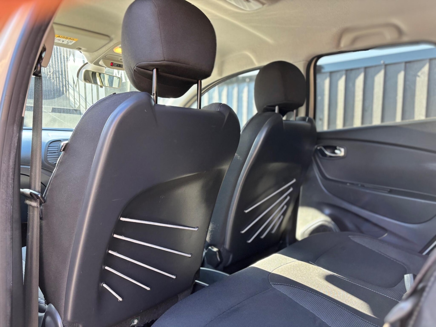 Used Renault Captur 2015 for sale - 77939888: Photo 15