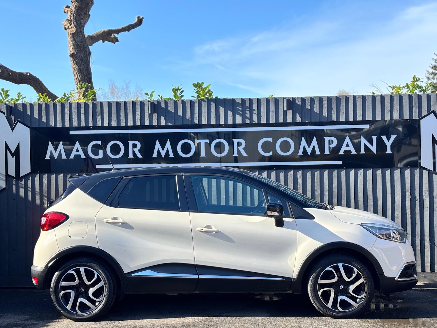 Used Renault Captur 2015 for sale - 77939888: Photo 2