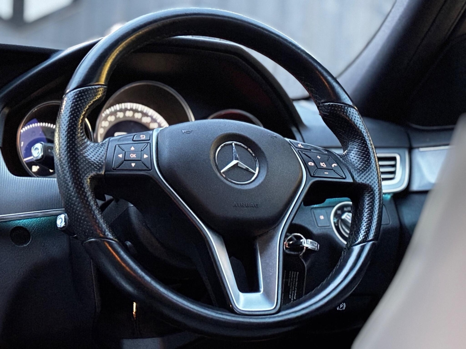 Used Mercedes-Benz E Class 2013 for sale - 77029719: Photo 10