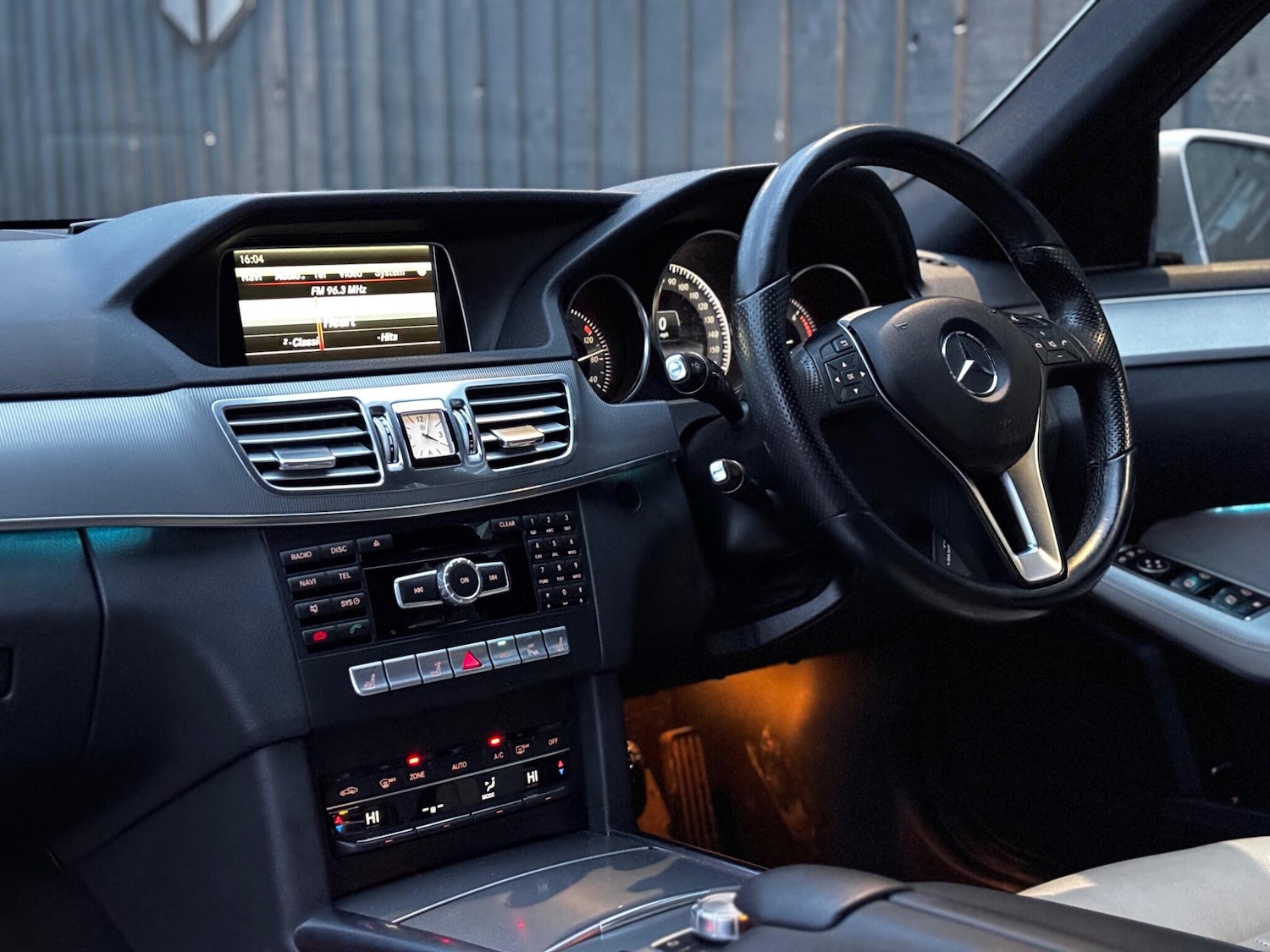 Used Mercedes-Benz E Class 2013 for sale - 77029719: Photo 6