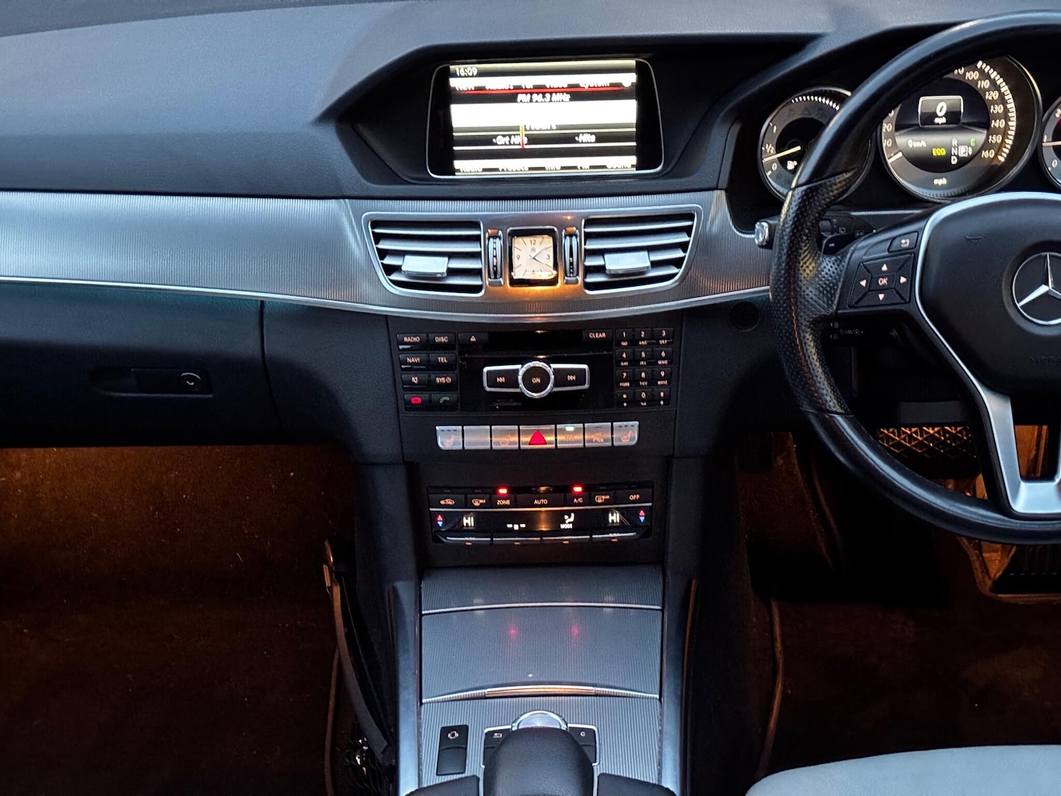 Used Mercedes-Benz E Class 2013 for sale - 77029719: Photo 8