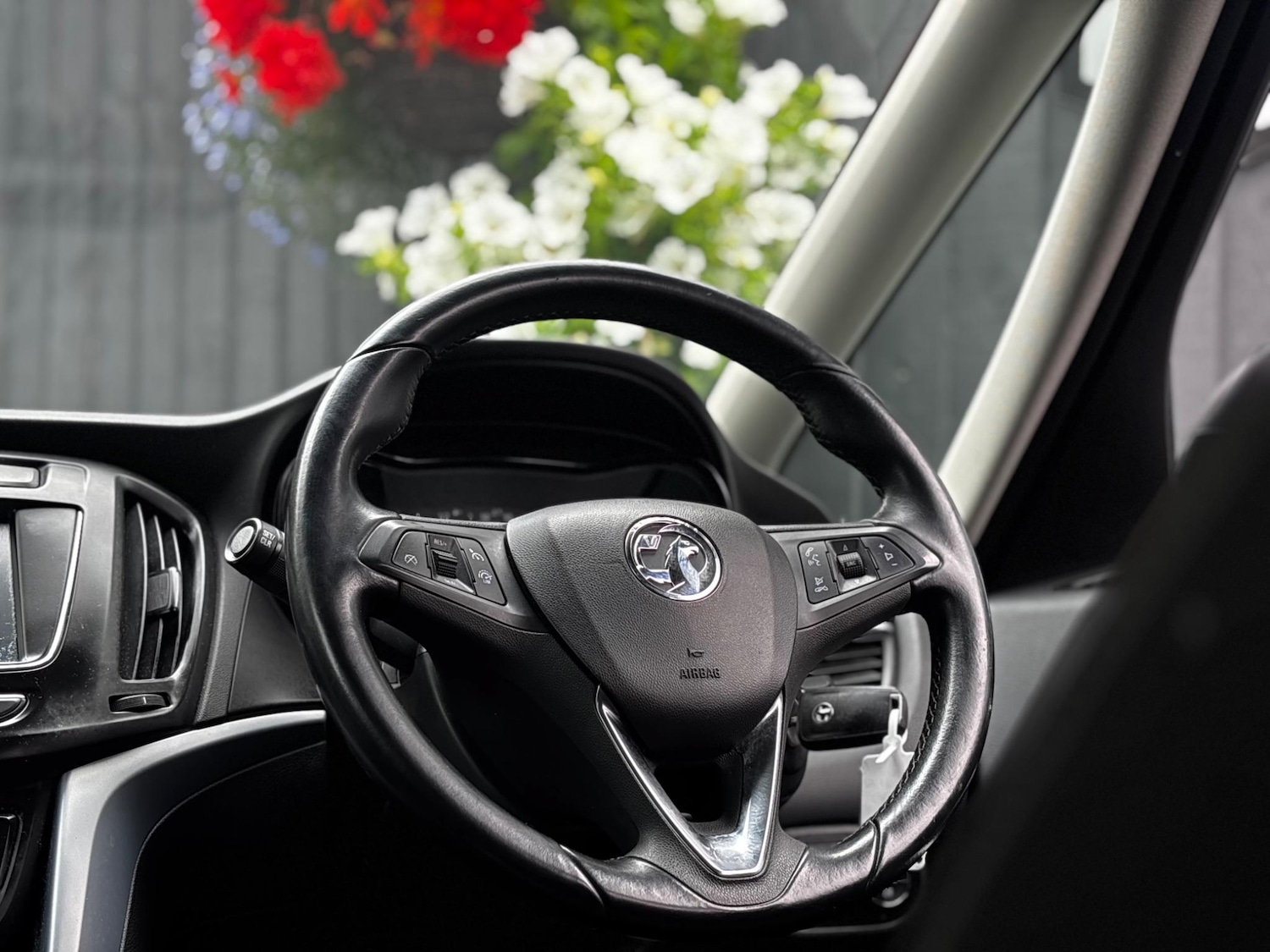 Used Vauxhall Zafira Tourer 2017 for sale - 76359984: Photo 9