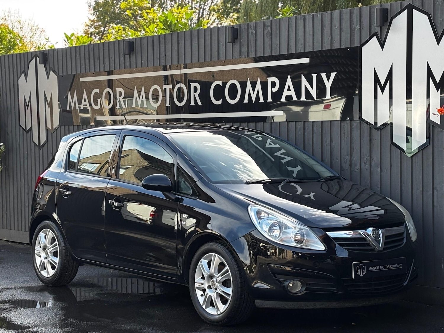 Used Vauxhall Corsa 2010 for sale - 76397940: Photo 1