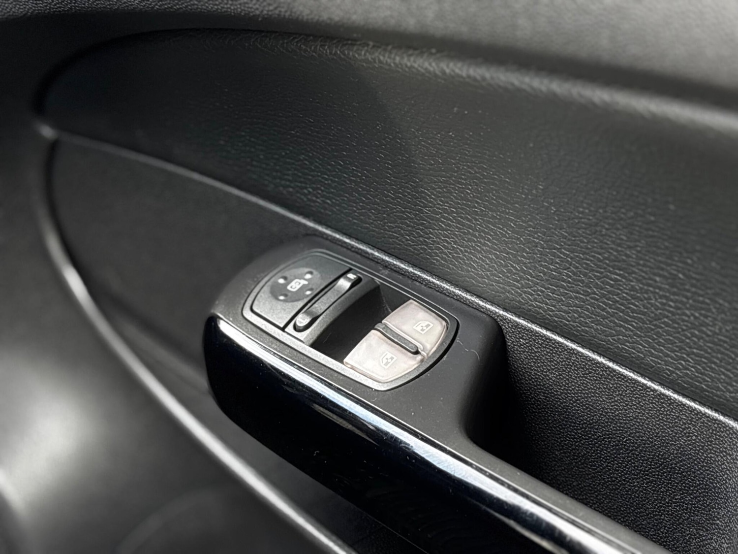 Used Vauxhall Corsa 2010 for sale - 76397940: Photo 16