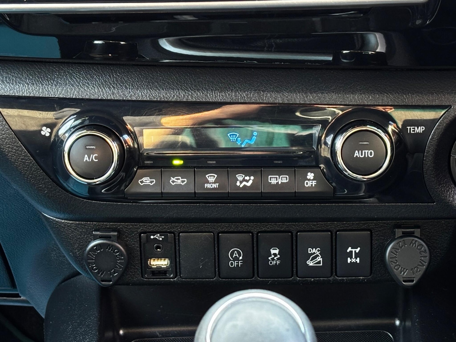 Used Toyota Hilux for sale - 77657760: Photo 16