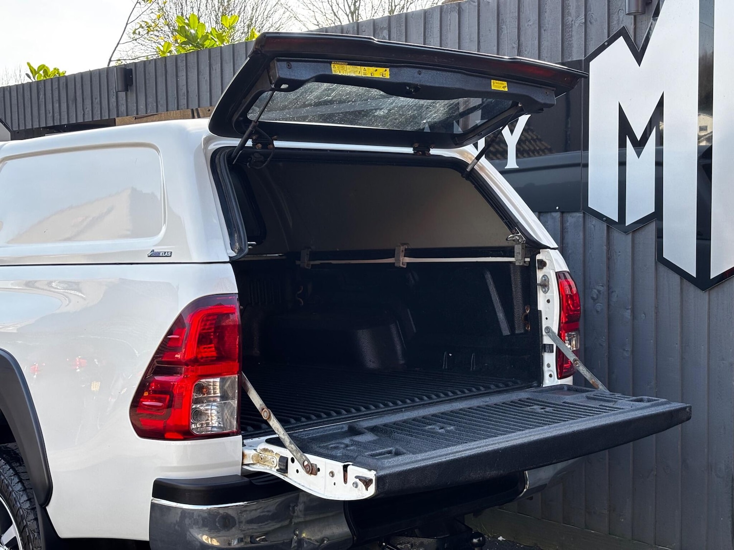 Used Toyota Hilux for sale - 77657760: Photo 8