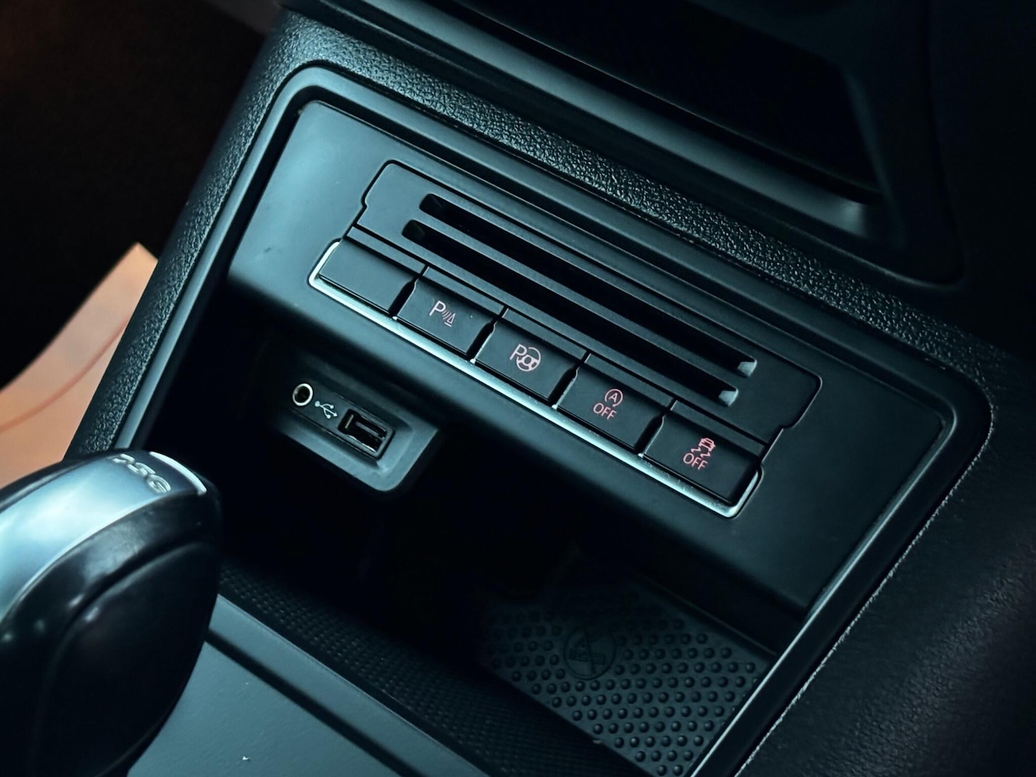 Used Volkswagen Tiguan 2015 for sale - 76865518: Photo 15