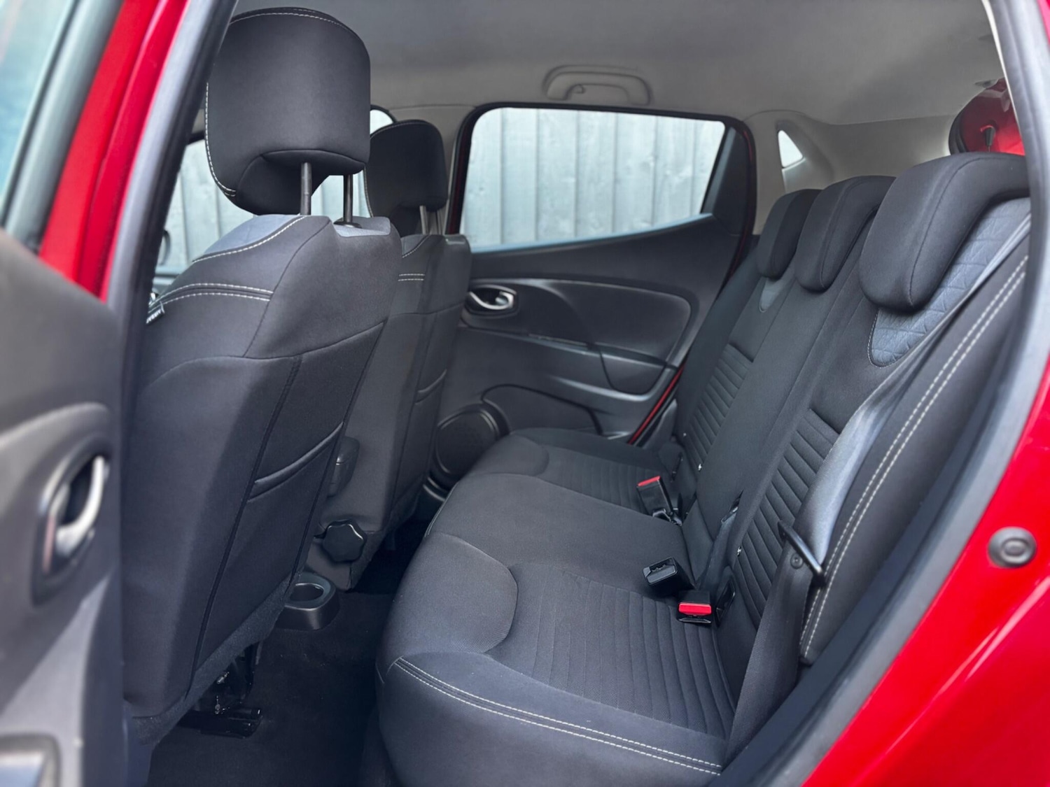 Used Renault Clio 2015 for sale - 76336208: Photo 14