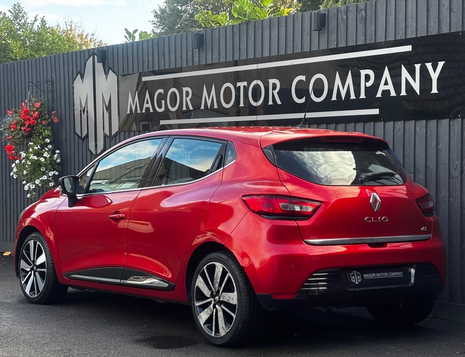 Used Renault Clio 2015 for sale - 76336208: Photo 4