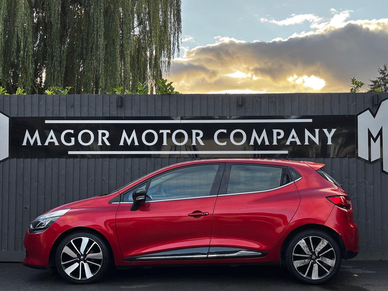 Used Renault Clio 2015 for sale - 76336208: Photo 5