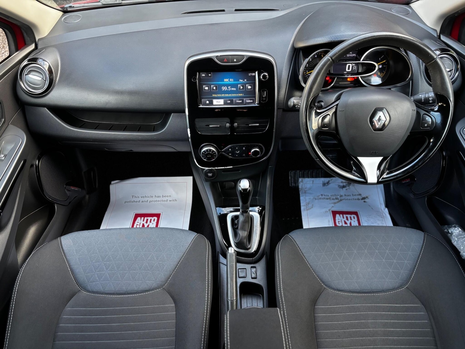 Used Renault Clio 2015 for sale - 76336208: Photo 7