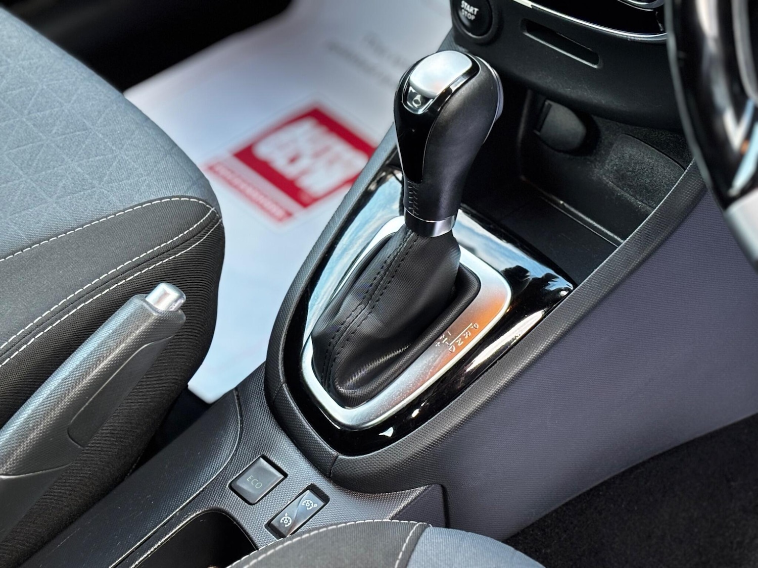 Used Renault Clio 2015 for sale - 76336208: Photo 9