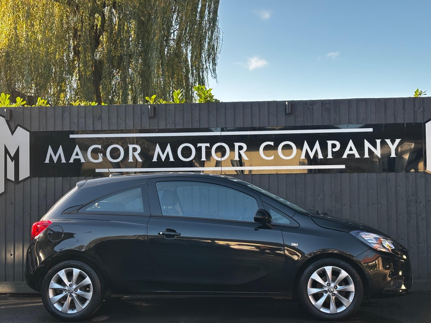 Used Vauxhall Corsa for sale - 76607188: Photo 2