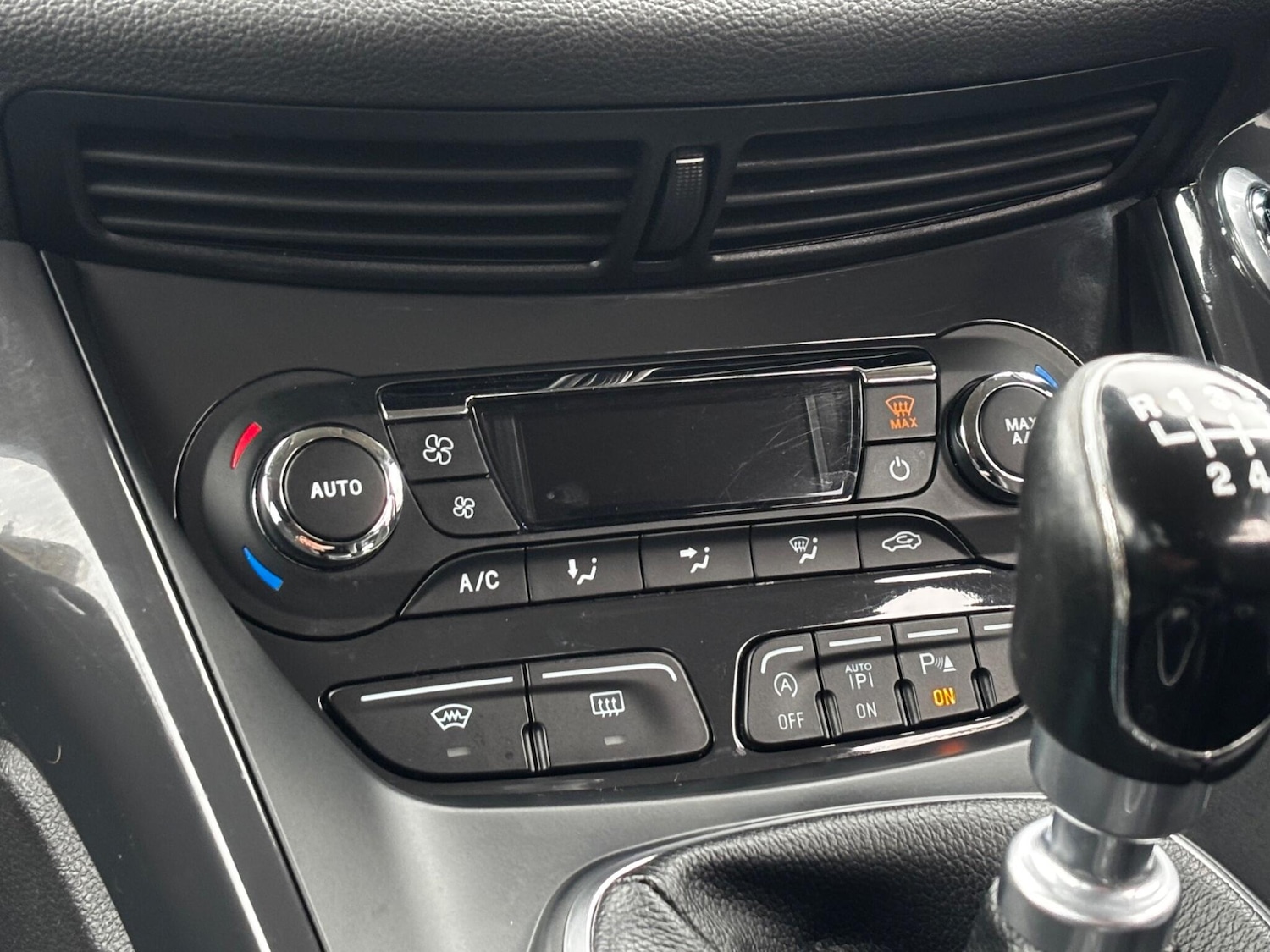 Used Ford Kuga 2016 for sale - 77658944: Photo 16