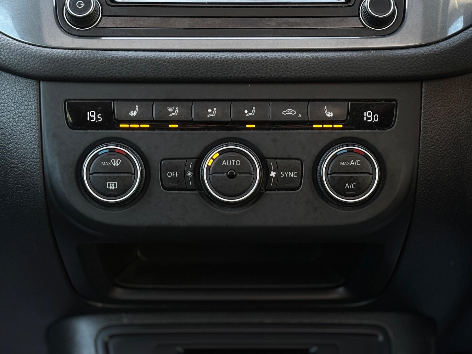 Used Volkswagen Tiguan 2015 for sale - 76742790: Photo 10