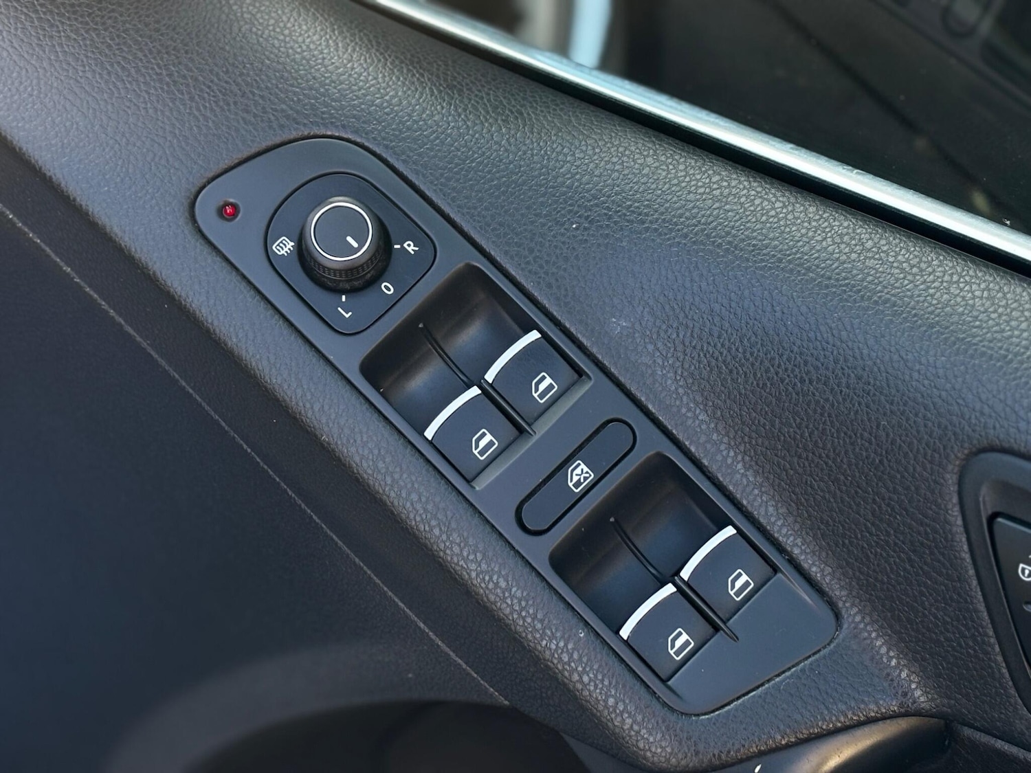 Used Volkswagen Tiguan 2015 for sale - 76742790: Photo 13