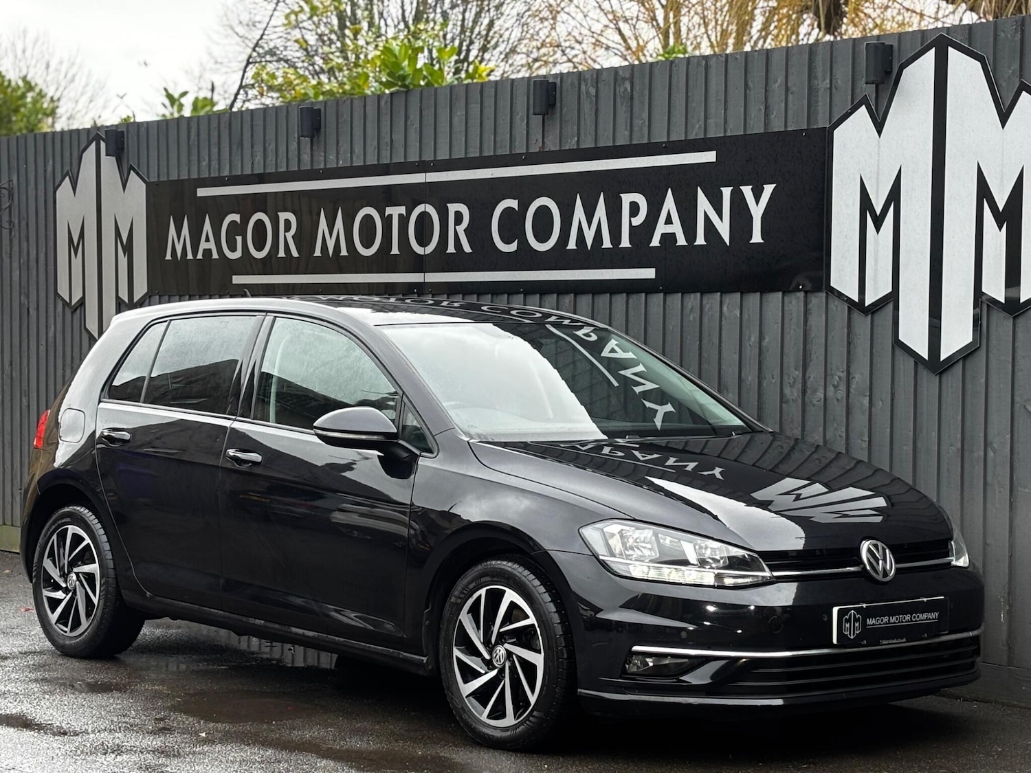 Used Volkswagen Golf 2019 for sale - 77203740: Photo 1