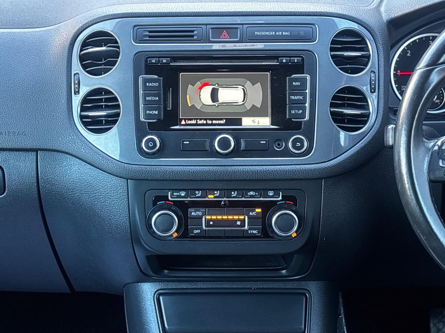 Used Volkswagen Tiguan 2014 for sale - 76607834: Photo 9