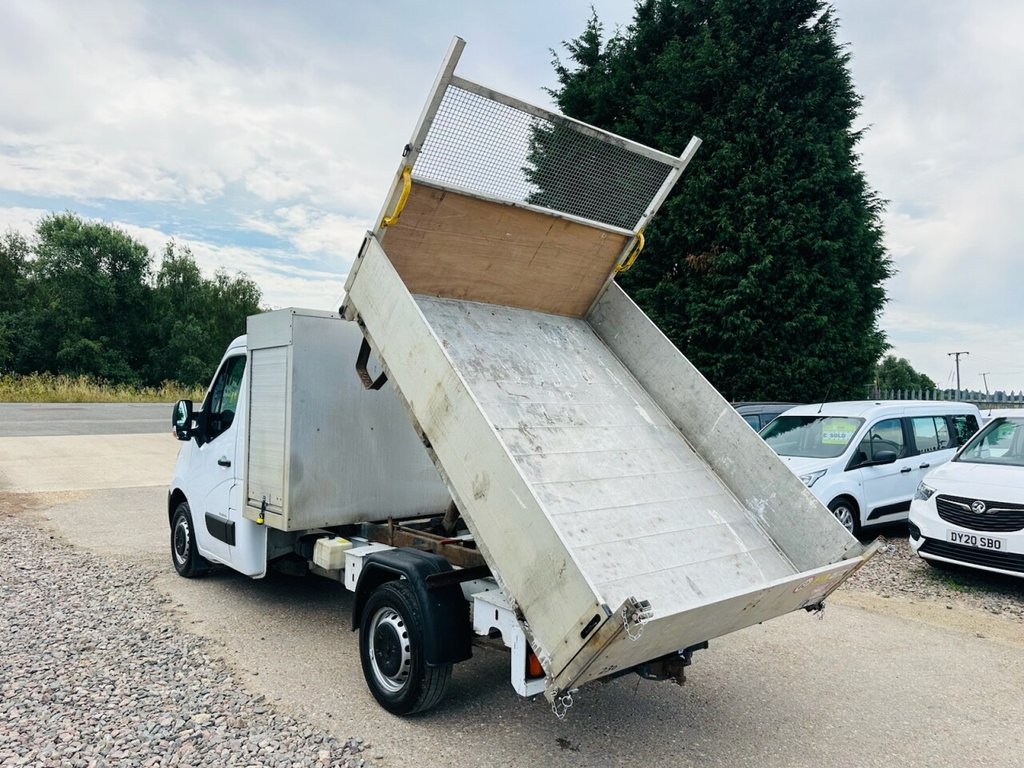 Vehicle 33