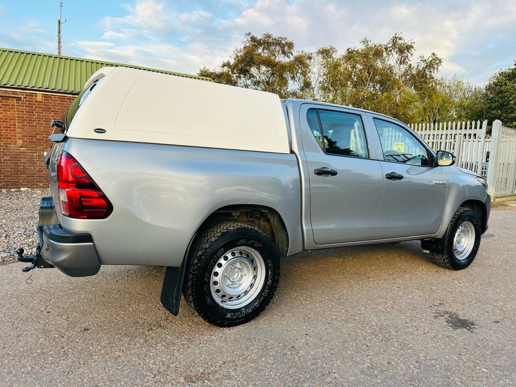 Used Toyota Hilux 2019 for sale - 76333448: Photo 18