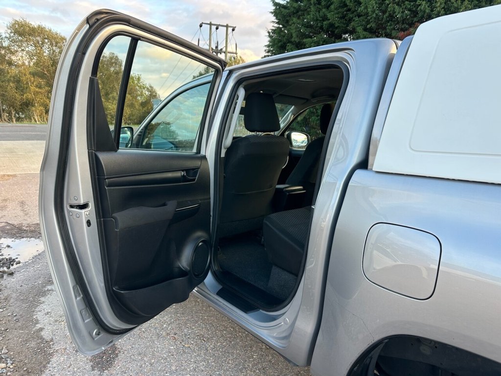 Used Toyota Hilux 2019 for sale - 76333448: Photo 30