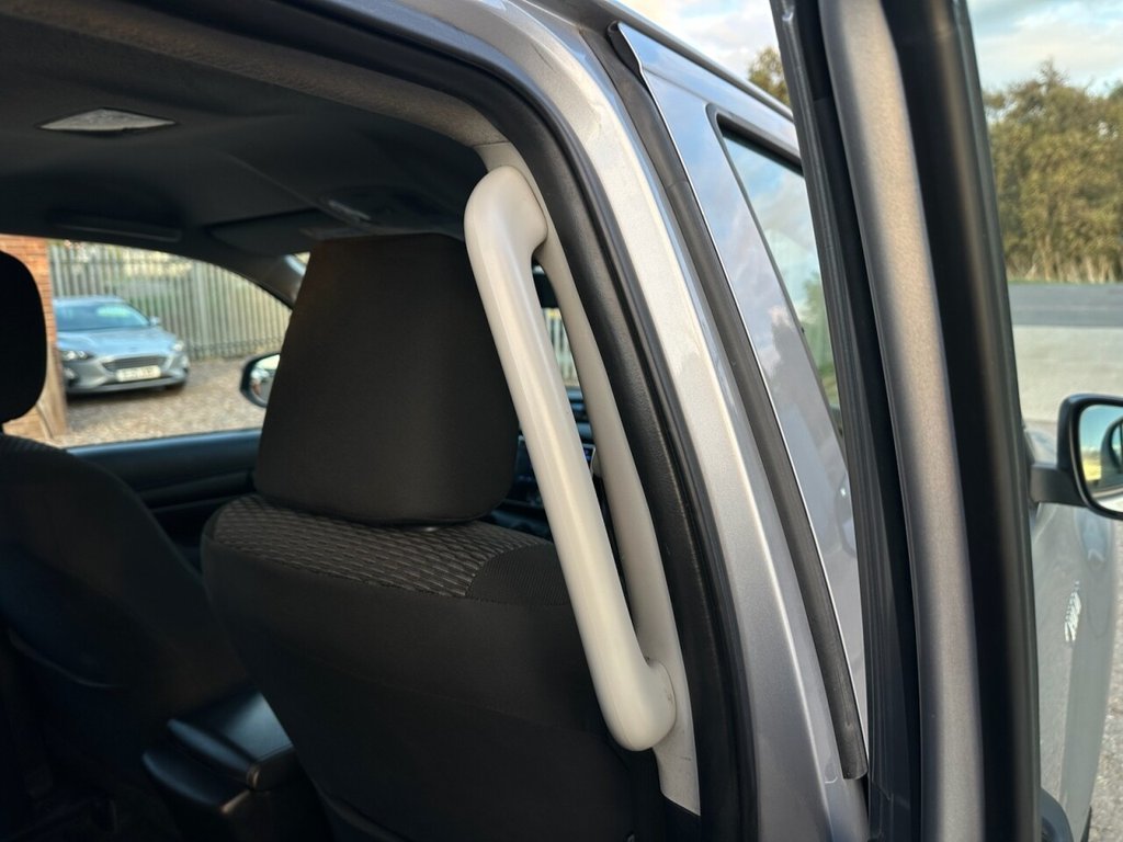 Used Toyota Hilux 2019 for sale - 76333448: Photo 42