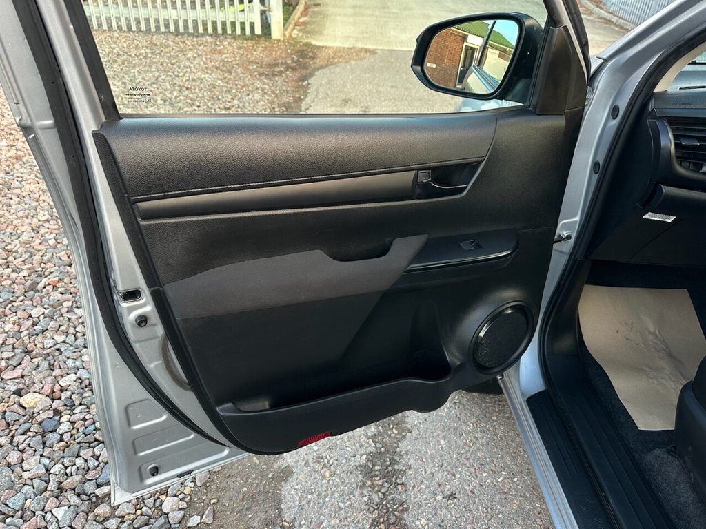 Used Toyota Hilux 2019 for sale - 76333448: Photo 43