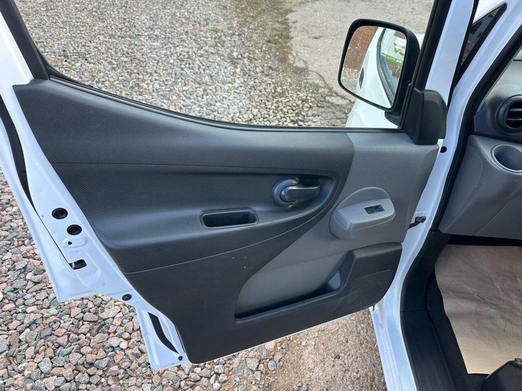 Used Nissan e-NV200 2015 for sale - 77967020: Photo 46